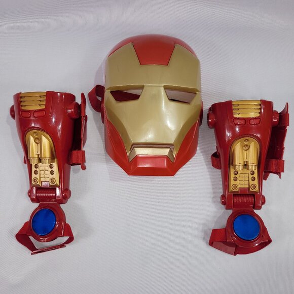 Marvel Avengers Iron Man Plastic Mask & Electronic Sounds Repulsor Blaster Set - Picture 1 of 1